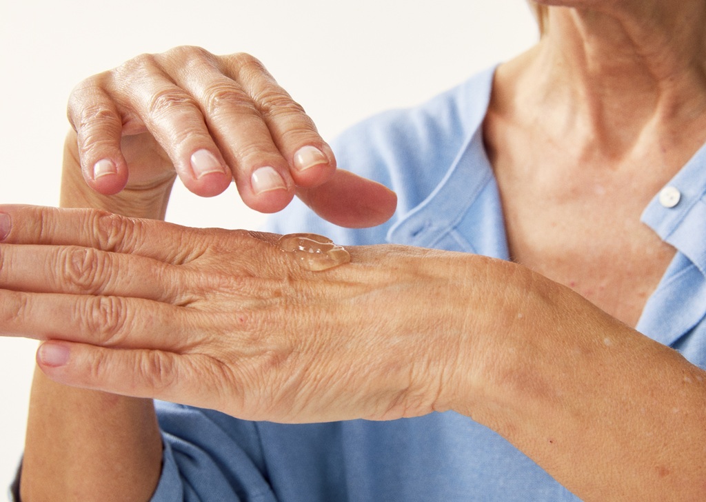 NIVEA Derma Skin Clear Night Exfoliator