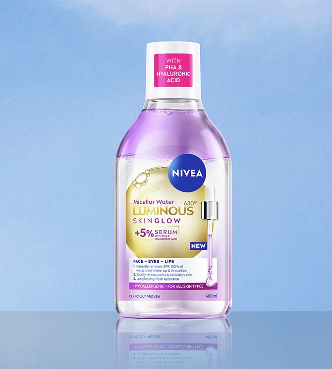 NIVEA LUMINOUS630® SKIN GLOW Micellar Water against a sky blue backdrop.