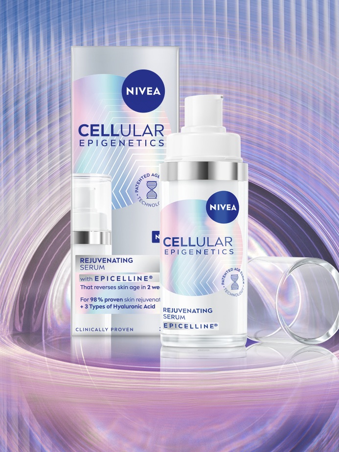 Woman using Cellular Expert Lift Pure Bakuchiol Anti-Age Night Cream